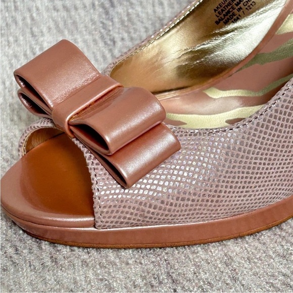 Anne Klein Europa Leather Pumps Pink Bow Tie Textured Slingback 4“ Heels Size 9 - Picture 2 of 8